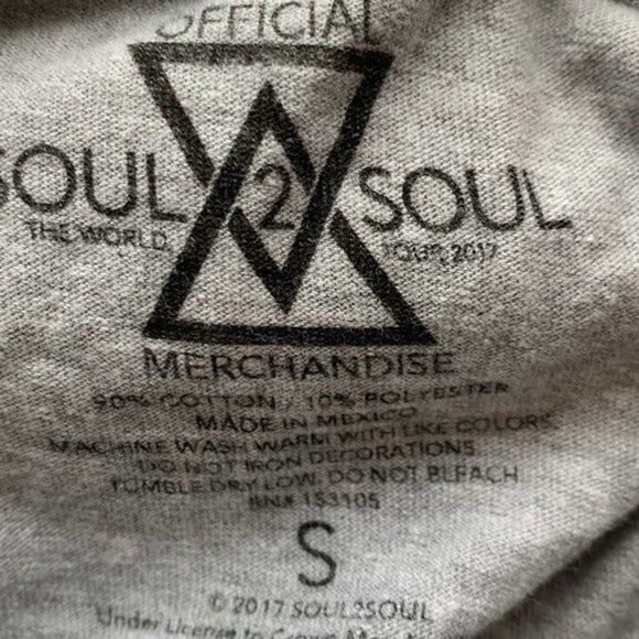 2017 OFFICIAL SOUL 2 SOUL TOUR MCGRAW & FAITH HILL CONCERT QUALITY SHIRT SMALL - Picture 3 of 3